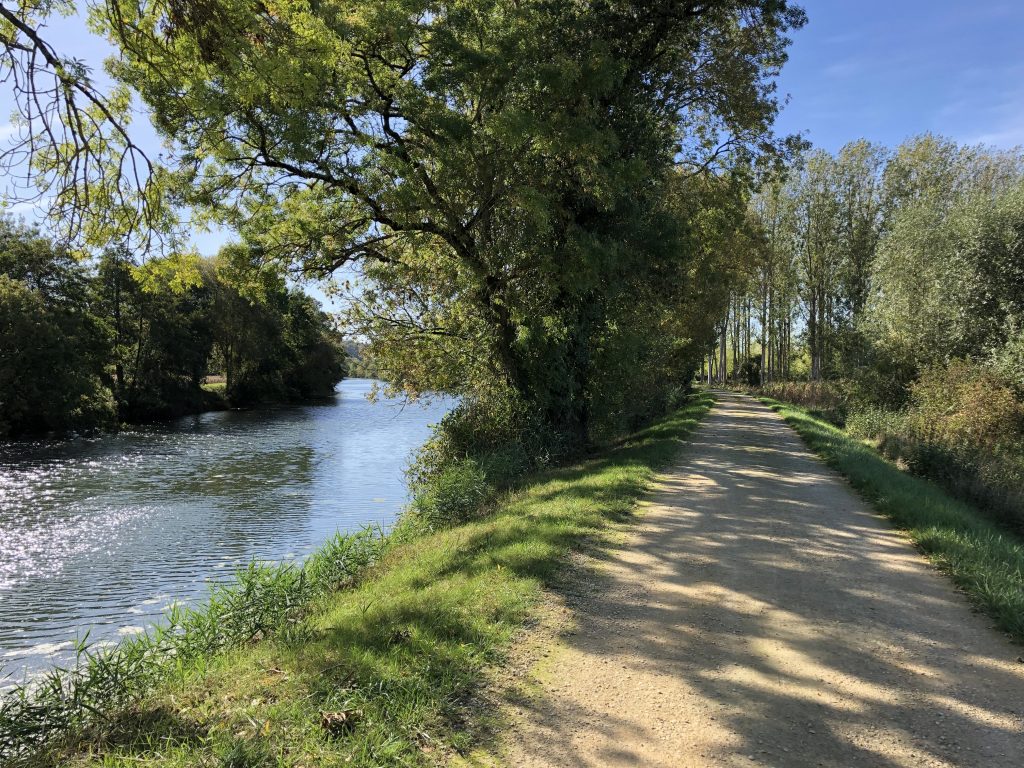 Cycling on "Loire a Velo"
